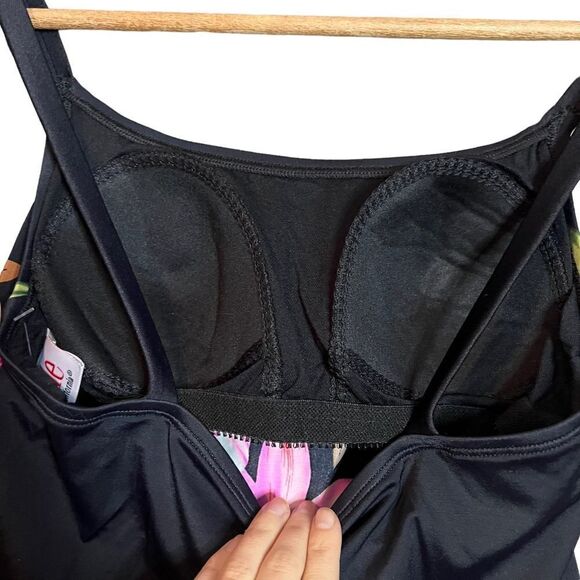 NWT! Cole of California floral patterned tankini top - Picture 3 of 11